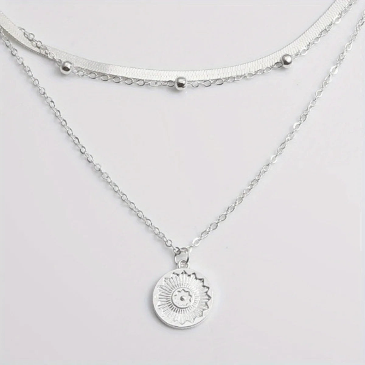 Elegant Layered Circle Pendant Necklace – Gold & Silver