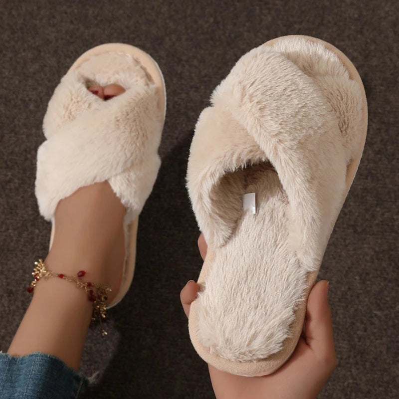 Cozy Modern Slippers – Stylish & Comfortable Indoor Footwear
