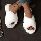 Cozy Modern Slippers – Stylish & Comfortable Indoor Footwear