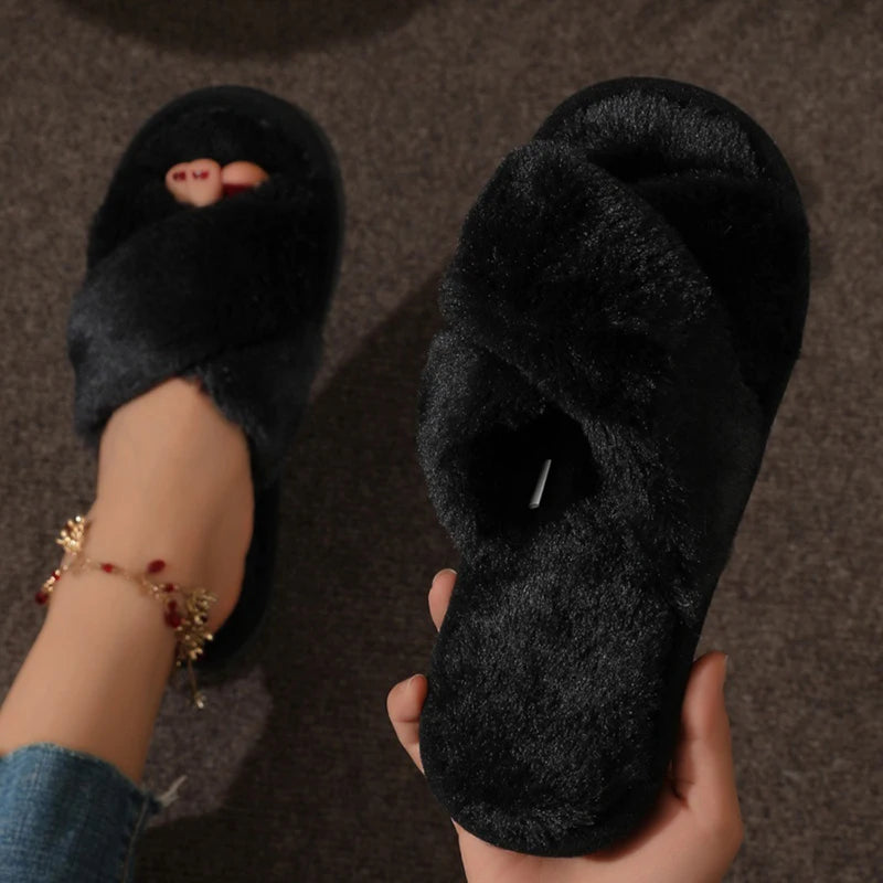 Cozy Modern Slippers – Stylish & Comfortable Indoor Footwear