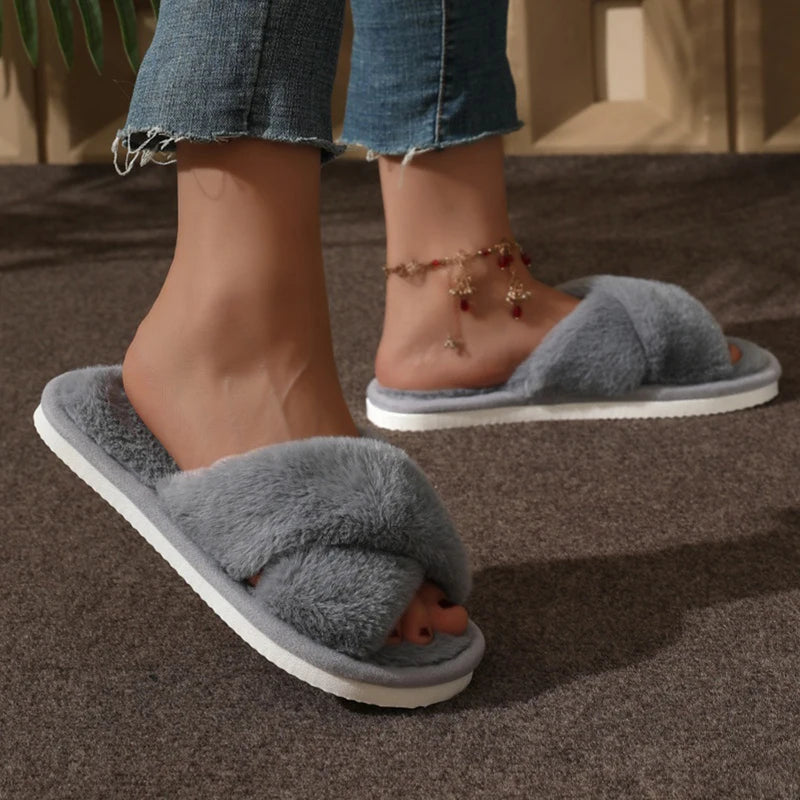 Cozy Modern Slippers – Stylish & Comfortable Indoor Footwear