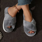 Cozy Modern Slippers – Stylish & Comfortable Indoor Footwear
