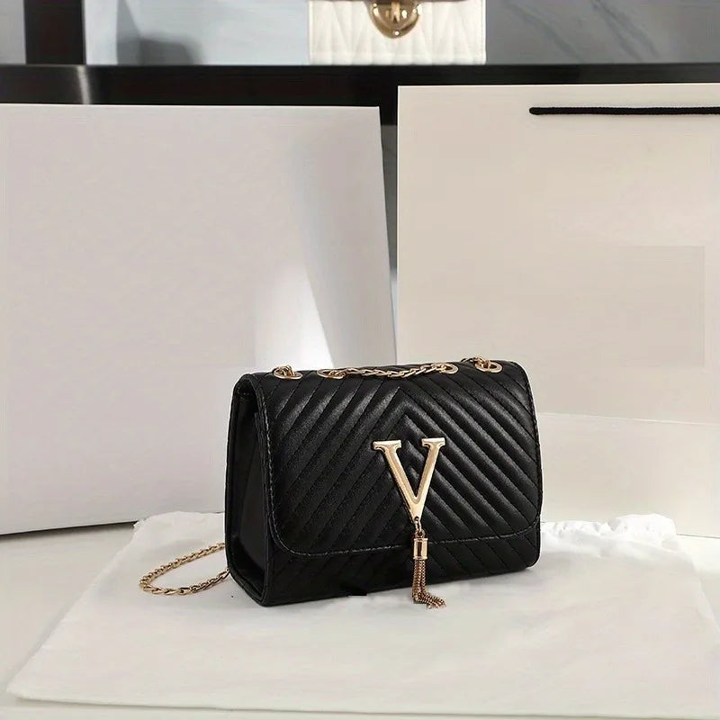 Luxury Quilted Chain Bag – Chic Crossbody in White, Black & Pink