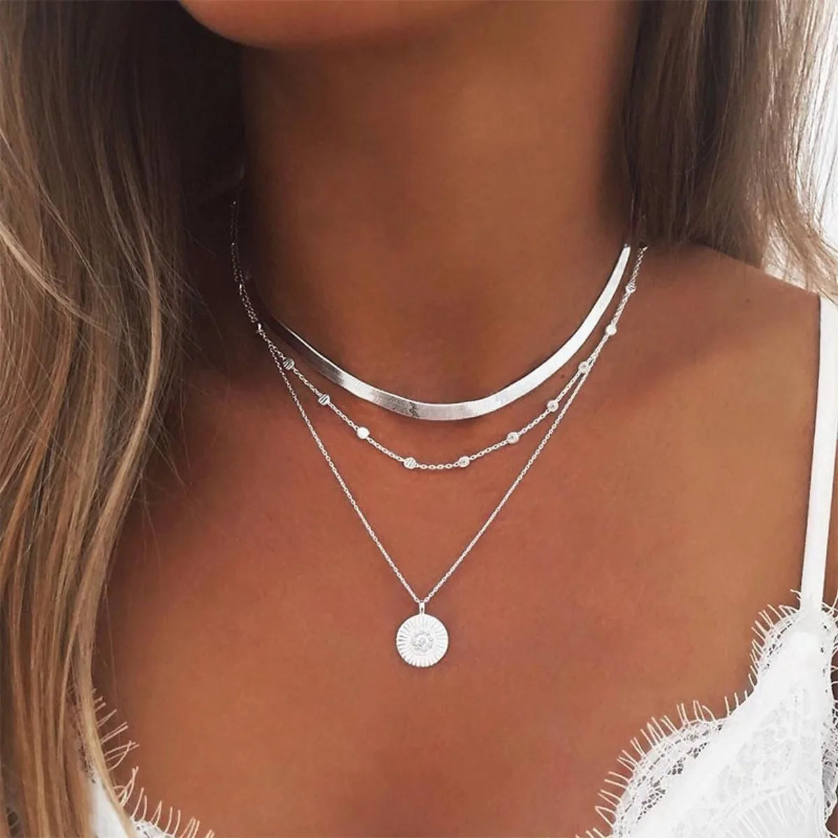 Elegant Layered Circle Pendant Necklace – Gold & Silver