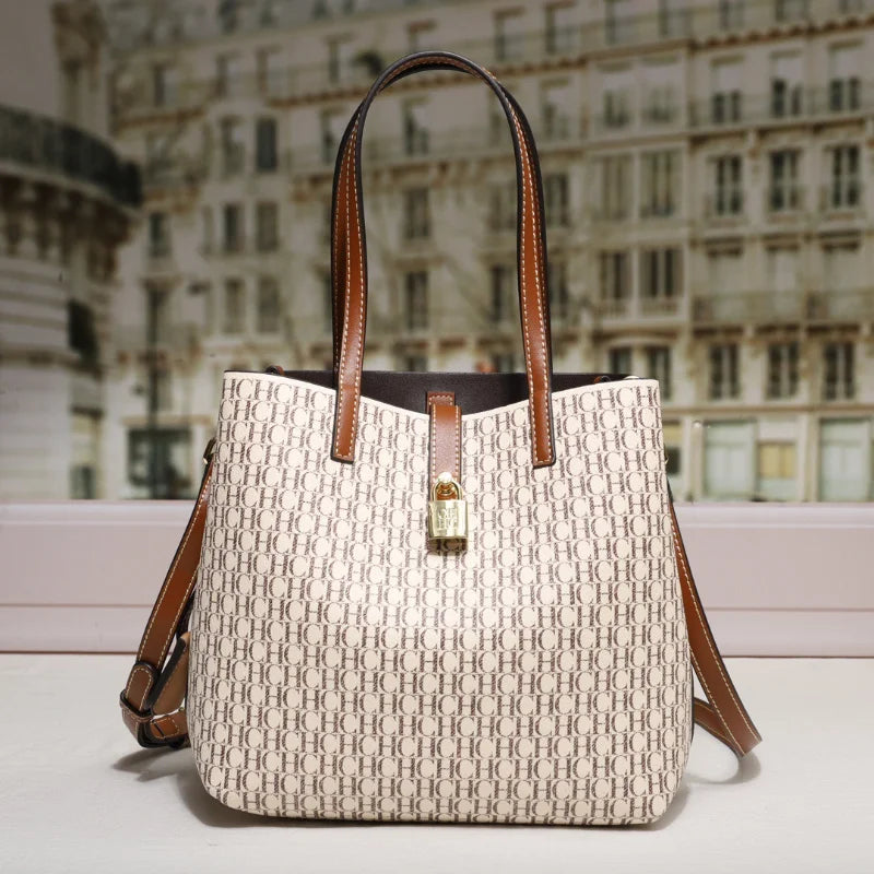 Sophisticated Tote Bag – Modern Minimalist Style