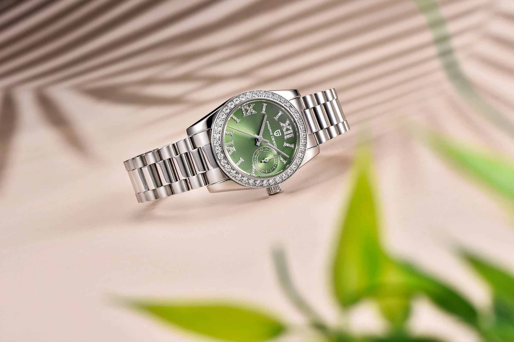 Sapphire Crystal Roman Dial Fashion Watch