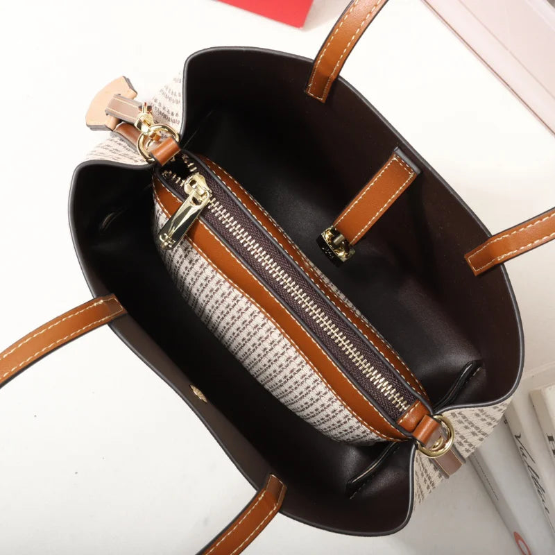 Sophisticated Tote Bag – Modern Minimalist Style