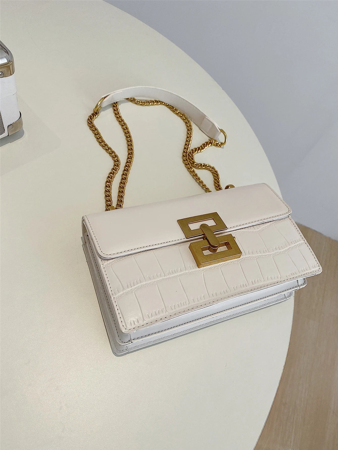 Elegant Quilted Chain Bag