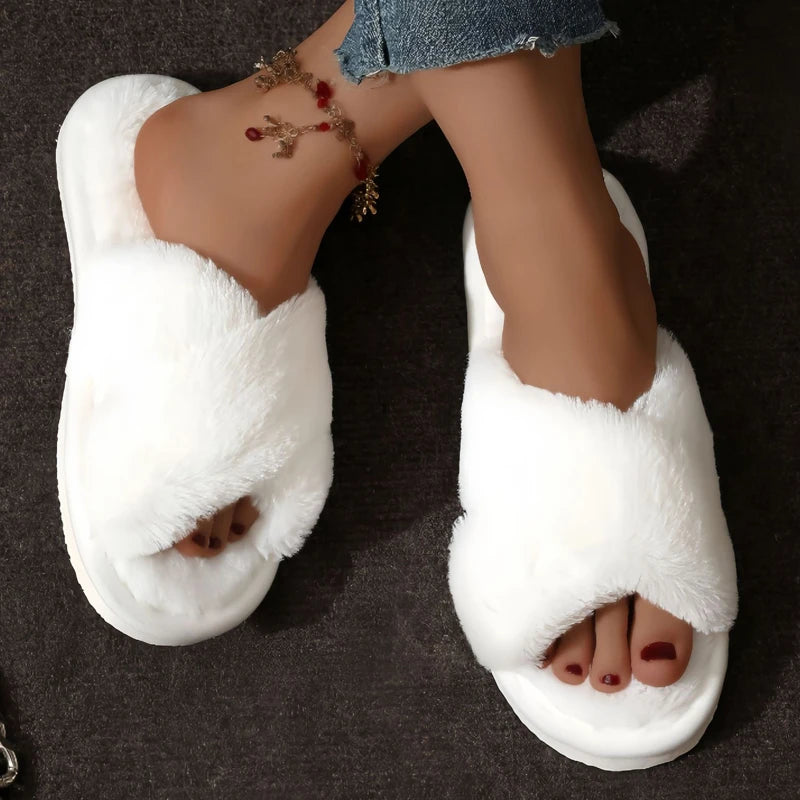 Cozy Modern Slippers – Stylish & Comfortable Indoor Footwear