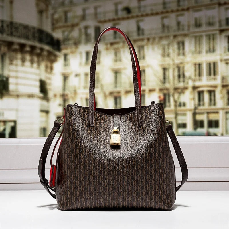 Sophisticated Tote Bag – Modern Minimalist Style