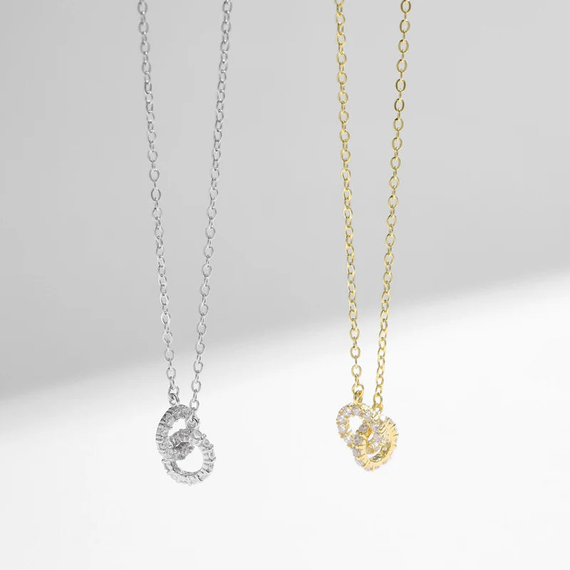 Elegant Interlocking Necklace – Rectangle & Round Designs