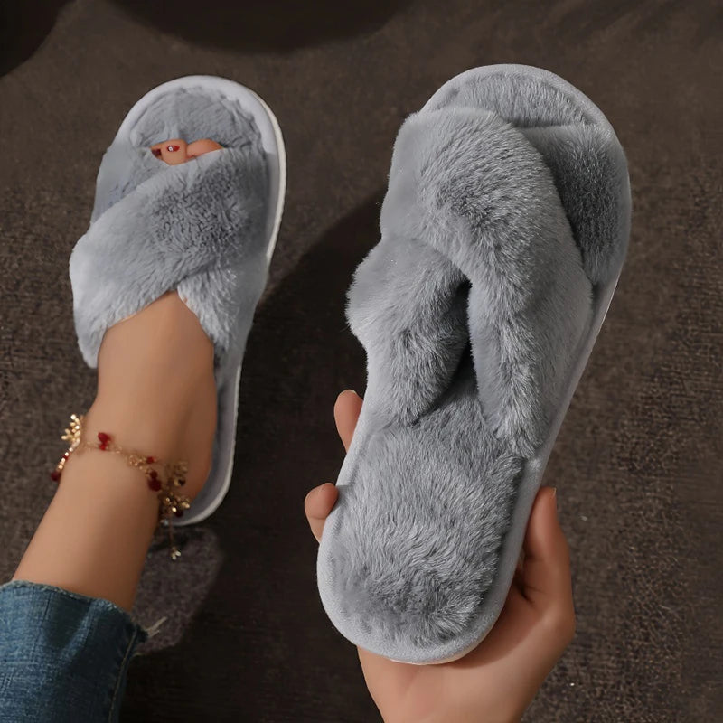 Cozy Modern Slippers – Stylish & Comfortable Indoor Footwear