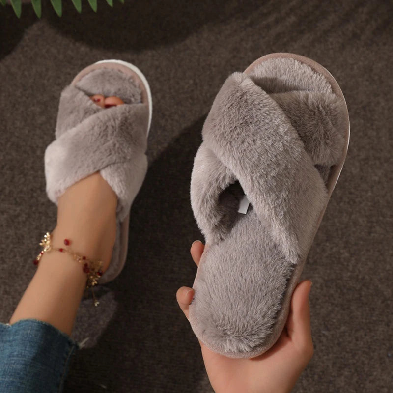 Cozy Modern Slippers – Stylish & Comfortable Indoor Footwear