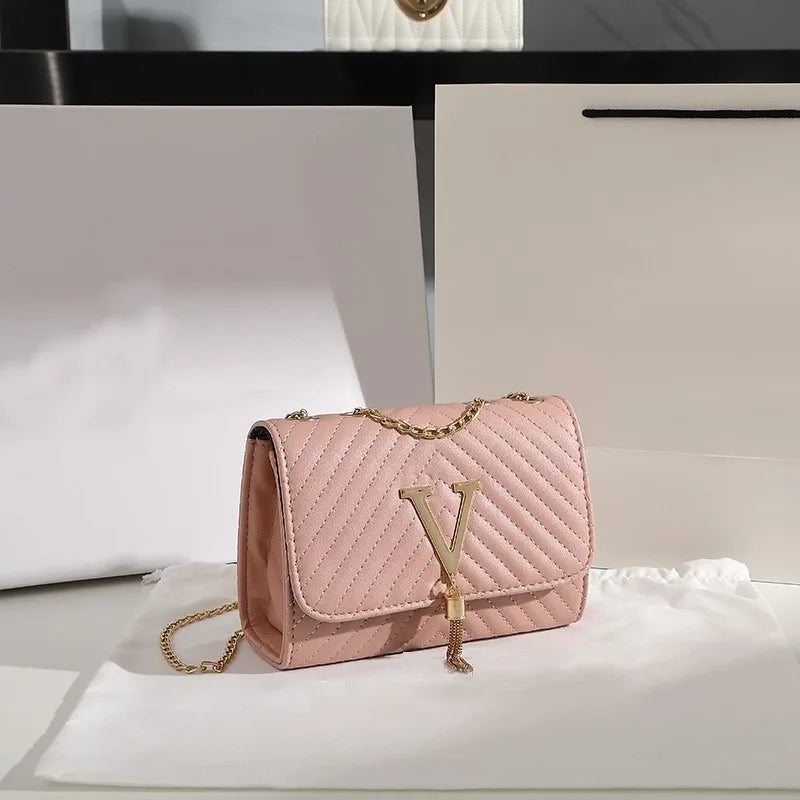 Luxury Quilted Chain Bag – Chic Crossbody in White, Black & Pink